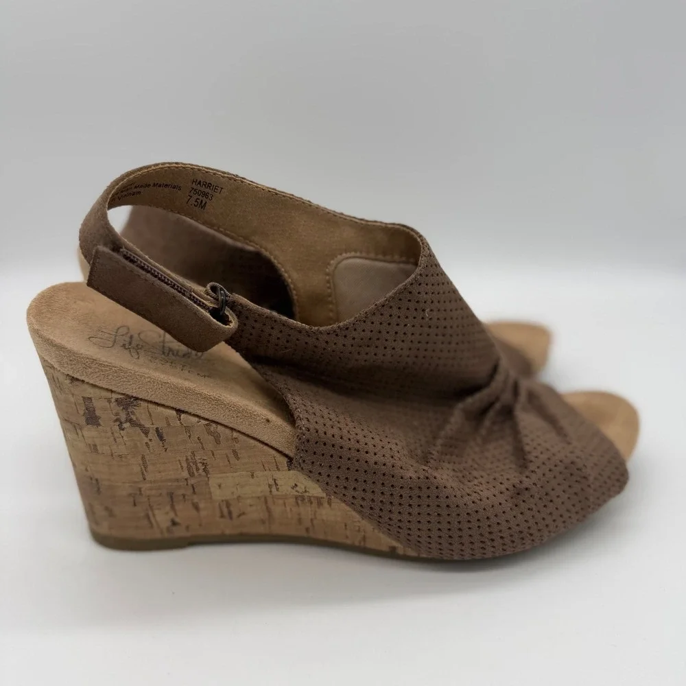 LifeStride Harriet Taupe Perforated Wedge Sandals 7.5M 4 Inch Heel 750963